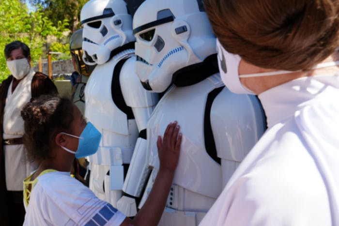 Star Wars Delivers Happiness to Hospitalized Kids_Internal Image_1