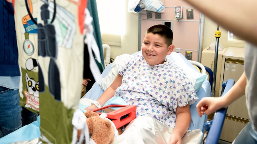 Blog Header: Starlight programs reducing stress in patients