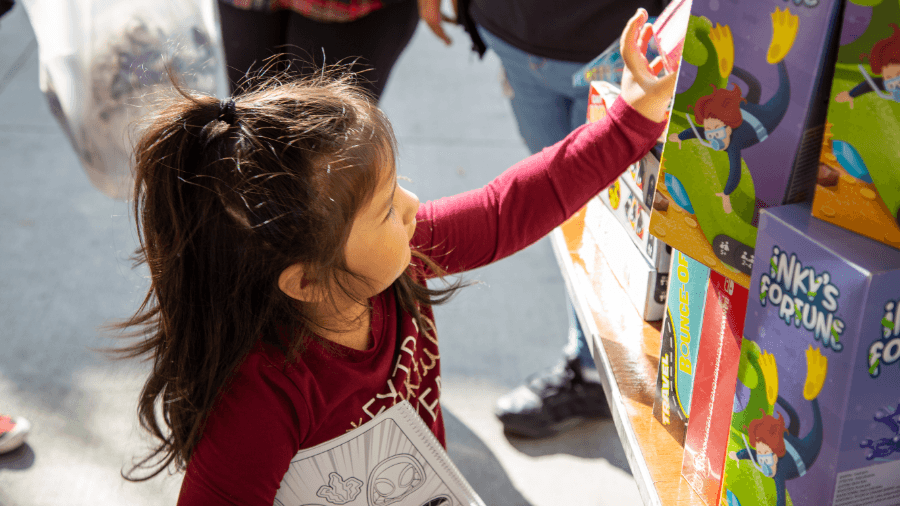 Give back during holidays_fundraising ideas for kids_header